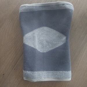 Size Large/XLarge Knee Support Pull on Brace